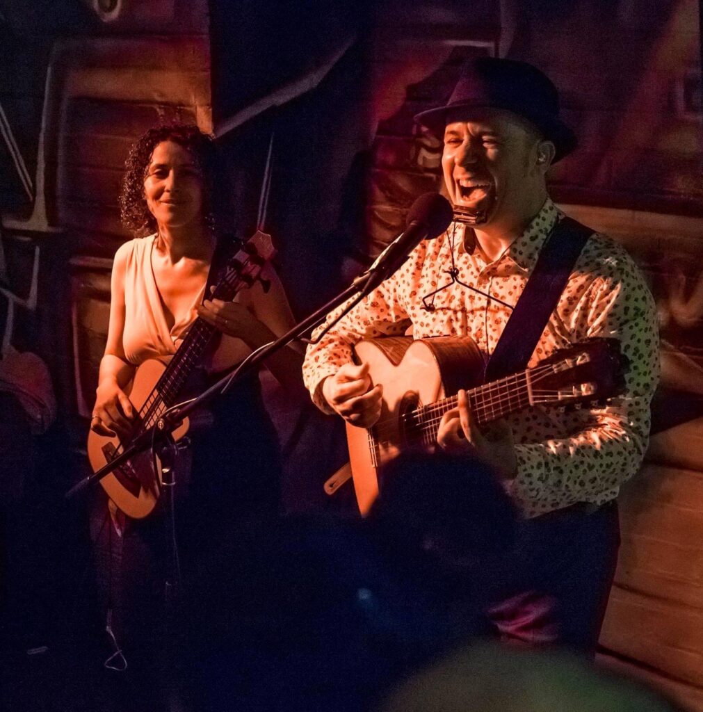 Mas Y Mas, Rikki Thomas-Martinez, Dalila Goumeziane, Baresca